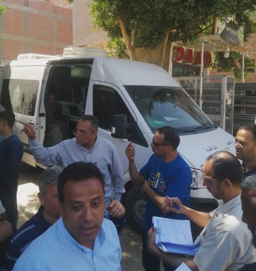 المنيا تفصل في 120 طلب تقنين وتغلق 81 محلاً مخالفاً بـ 5 مراكز ضمن مبادرة "ترخيصك في محلك"