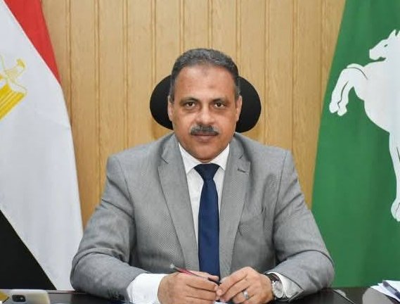 محافظ الشرقية يصدر قرار بمجازاة 16 موظفاً بالجهاز الإداري