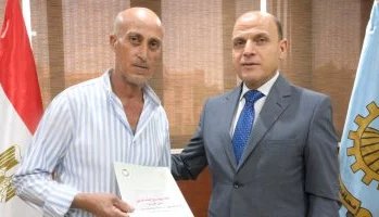 خطوة جديدة في ملف تقنين الأراضي.. محافظ الغربية يسلّم عقودًا للمستفيدين