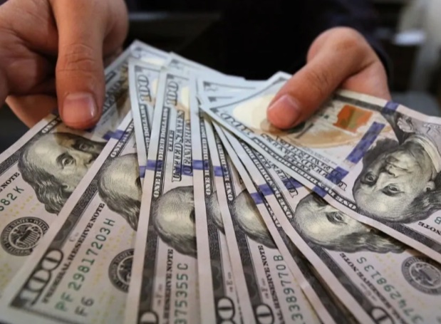 كم سجل الدولار اليوم؟ أحدث أسعار العملة الأمريكية في البنوك المصرية