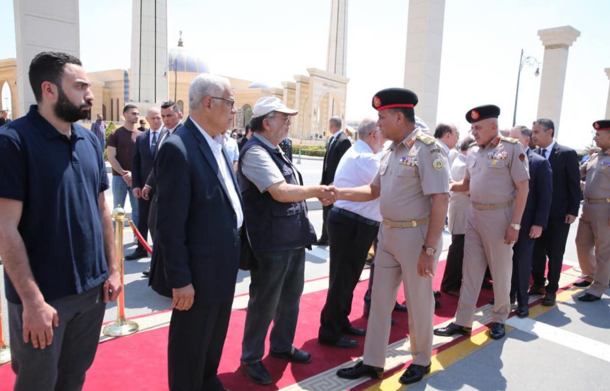 المتحدث العسكري: الفريق أشرف سالم زاهر يتقدم الجنازة العسكرية للفريق يوسف عفيفى أحد قادة حرب أكتوبر المجيدة ومحافظ البحر الأحمر الأسبق