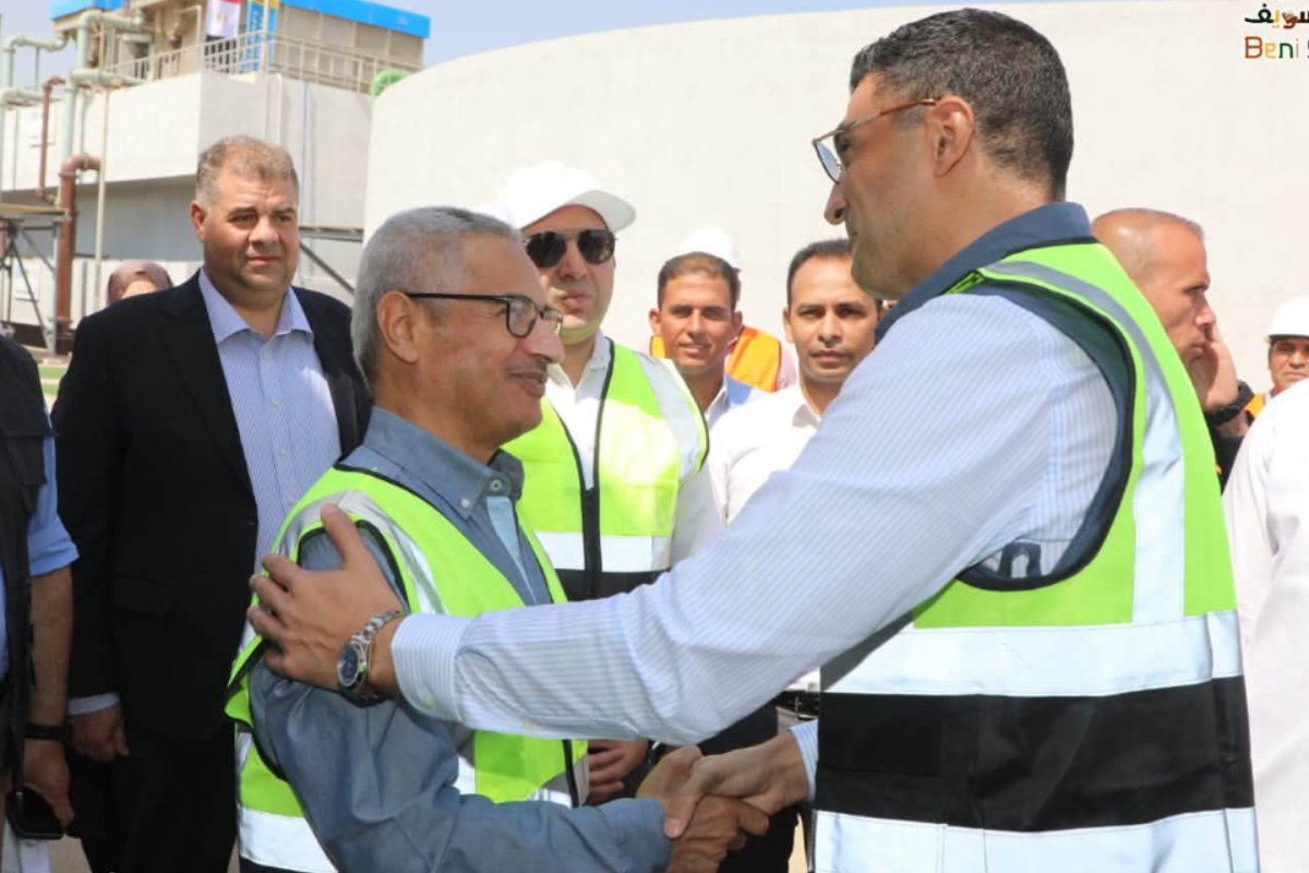 وزير الصناعة ومحافظ بني سويف يتفقدان محطة الصرف الصناعي بكوم أبو راضي لبحث التحديات الاستثمارية