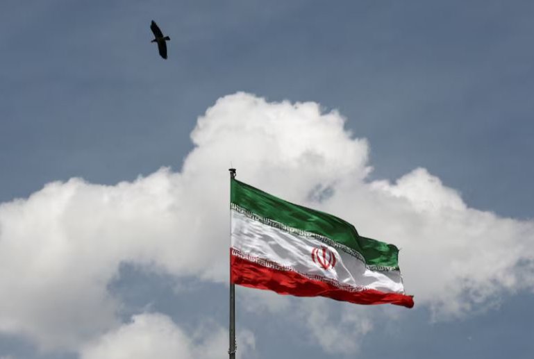 إيران ترفض صورة مشتركة مع واشنطن وتربط فتح هرمز بكبح إسرائيل