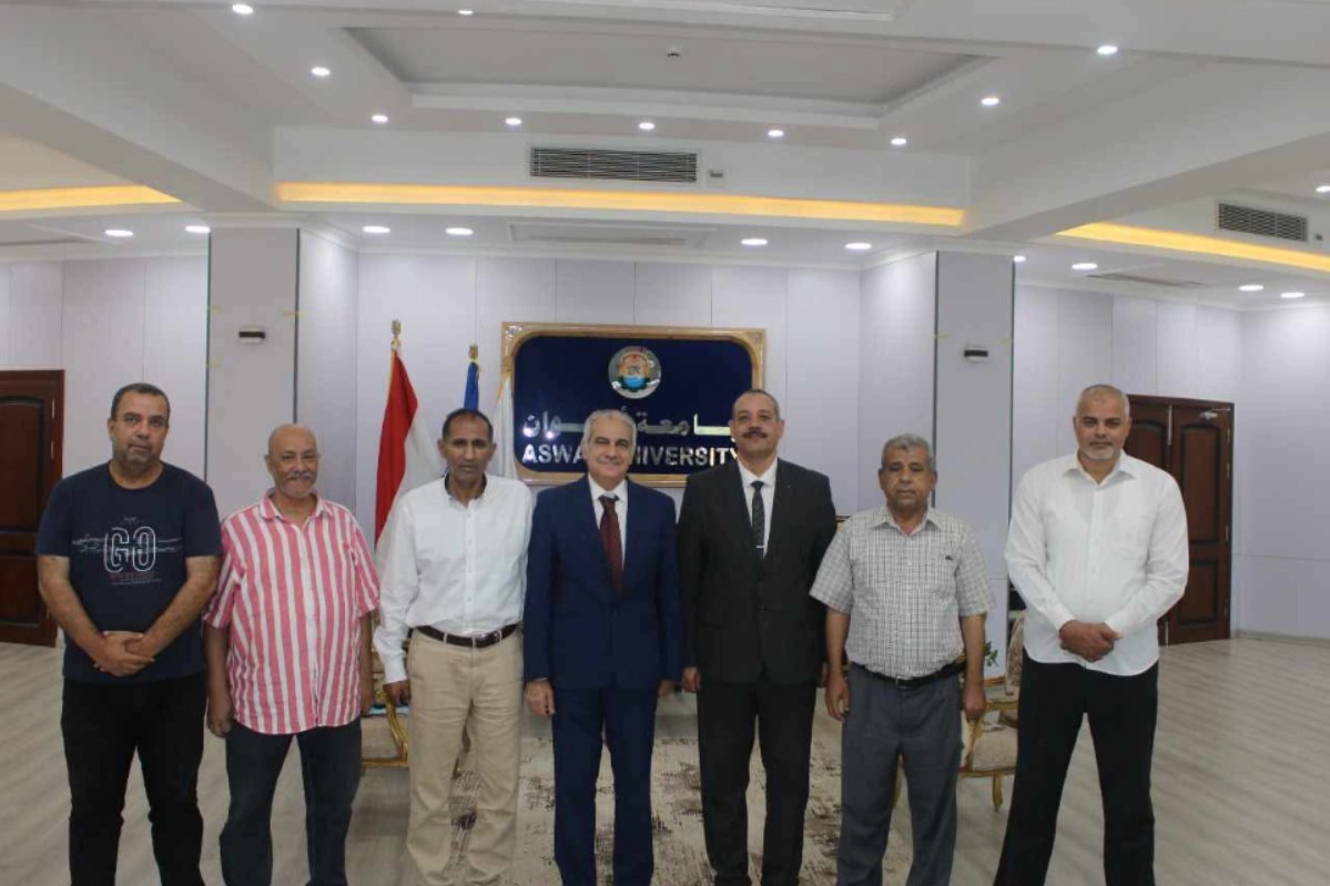 جامعة أسوان تعزز شراكاتها مع القطاع الصناعي تدشين موقعين جديدين لدعم التنمية الزراعية وسلاسل القيمة للحاصلات البستانية