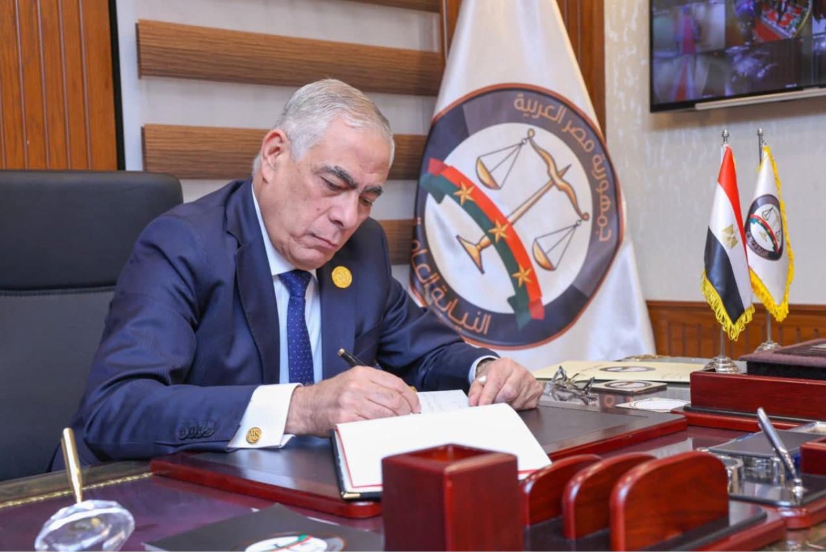 النائب العام يتفقد نيابة استئناف الإسماعيلية ويلتقي رئيس هيئة قناة السويس