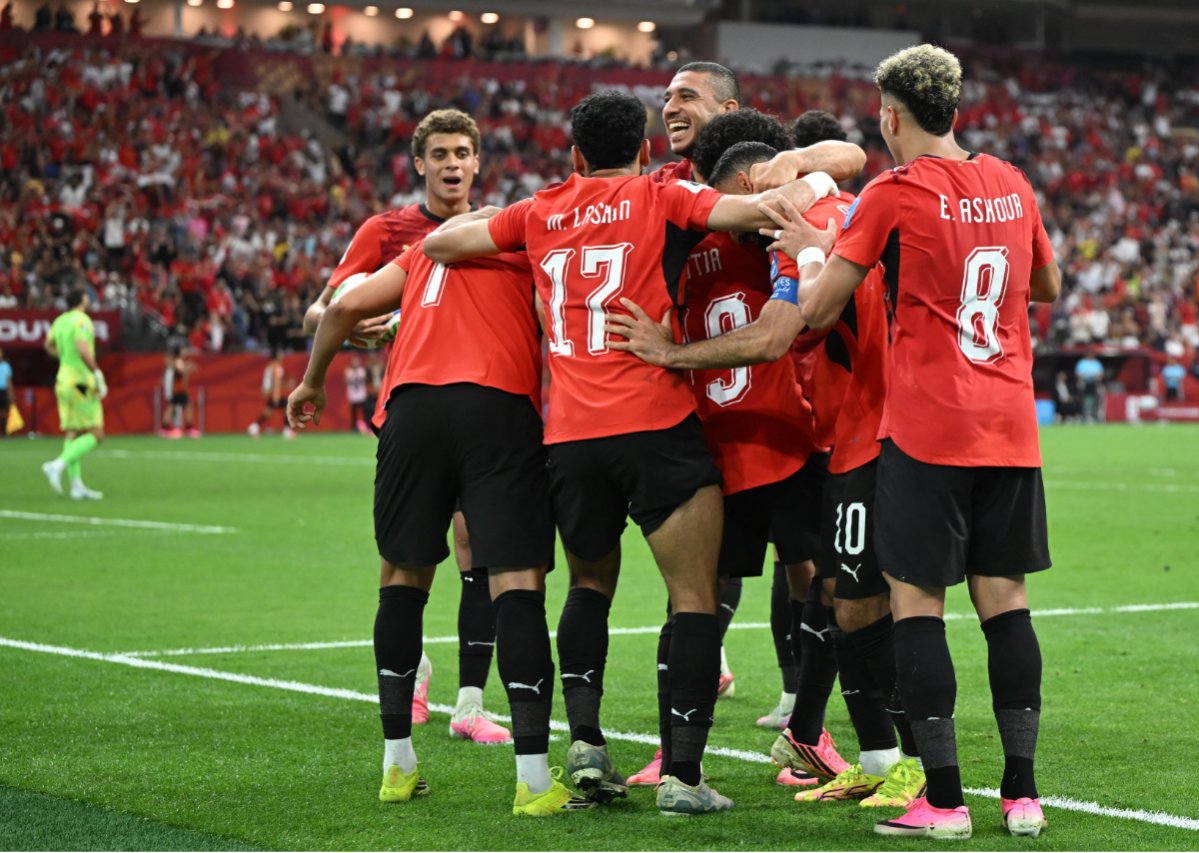منتخب إيران يعلن موقفه من أزمة رفع أعلام المثلية قبل مواجهة مصر