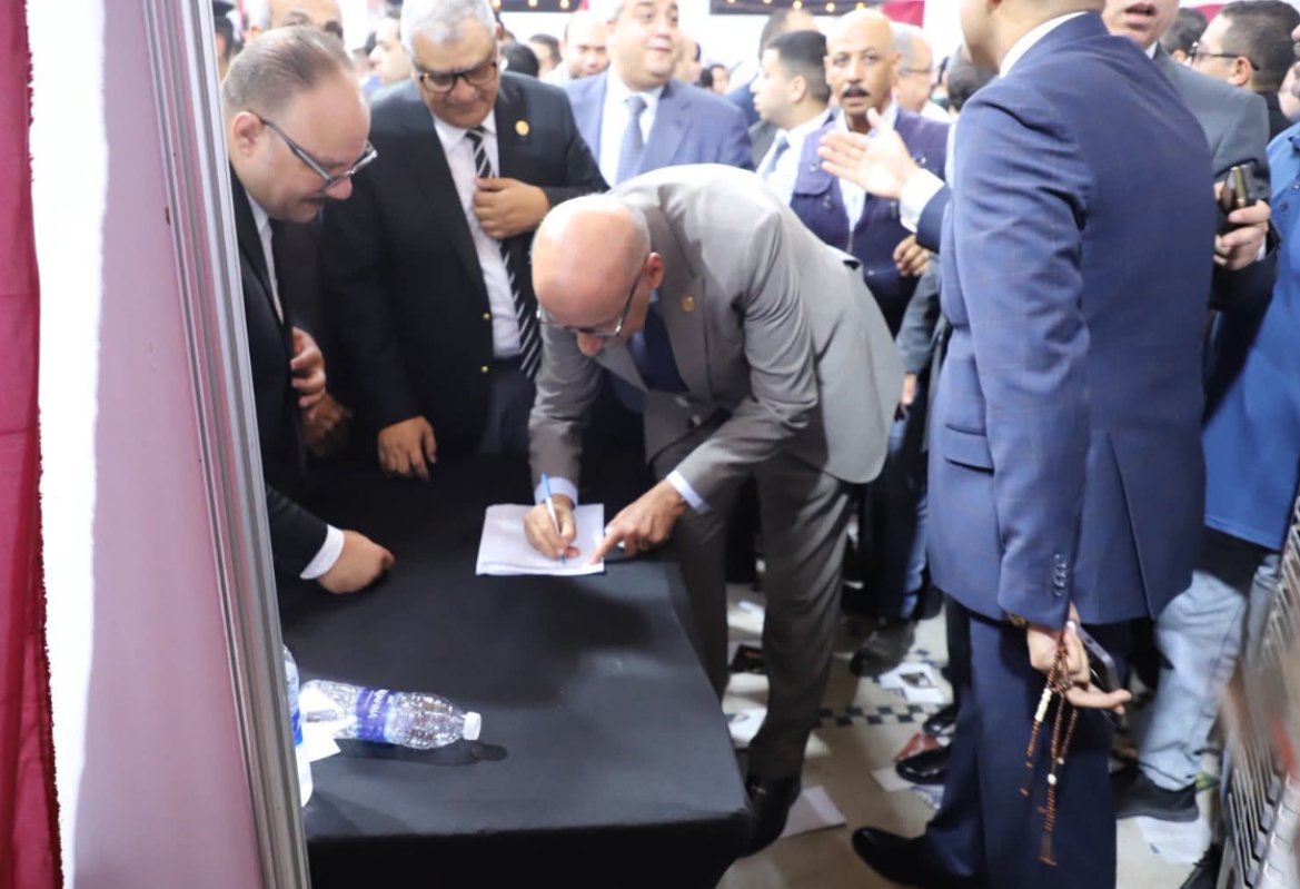 بالصور.. رئيس مجلس القضاء الأعلى يدلي بصوته في انتخابات نادي قضاة مصر