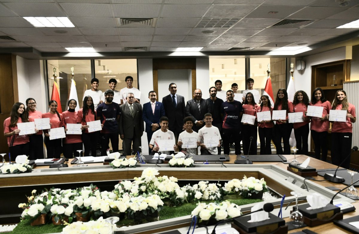 وزير الشباب والرياضة يكرم منتخب مصر للبادل بعد التتويج بكأس أفريقيا الأولى للناشئين