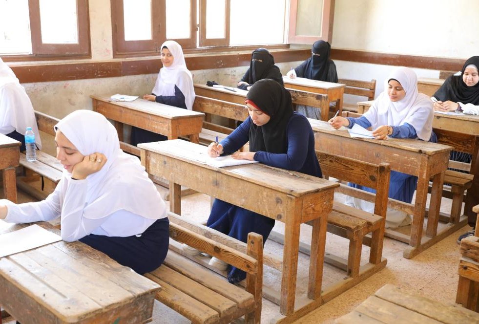 المعاهد الأزهرية.. انتظام امتحان الرياضيات التطبيقية للقسم العلمي بالثانوية الأزهرية في أجواء مستقرة ومنظمة