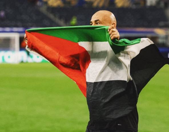 فيفا يحسم الجدل حول حسام حسن بعد رفع العلم الفلسطيني في كأس العالم