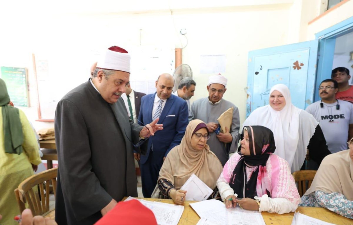 بالصور.. وكيل الأزهر يتفقد مركز تصحيح الشهادة الثانوية الأزهرية بمجمع مدينة نصر في أول أيام التصحيح