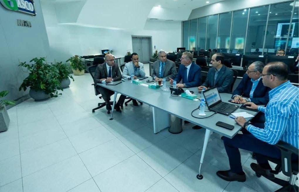 وزير البترول تأمين كامل احتياجات السوق المحلية خلال ذروة الاستهلاك الأيام