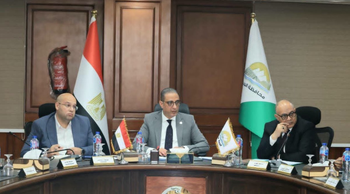 محافظ الجيزة: فرق الطوارئ تحركت فور وقوع الزلزال.. ولا توجد أي تداعيات بالمحافظة