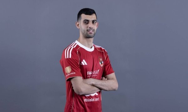 صدمة في الأهلي.. الأشعة تكشف إصابة "بلعمري" بقطع في الرباط الصليبي بعد ودية بادالونا الإسباني