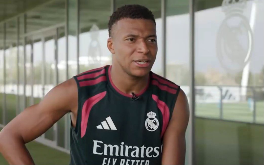 مبابي يشيد بمورينيو ويعد جماهير ريال مدريد بالألقاب