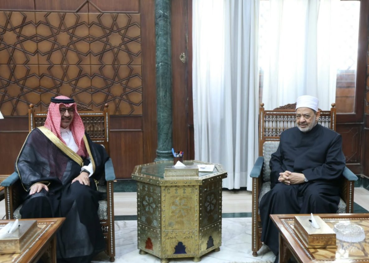 شيخ الأزهر.. يستقبل السفير السعودي لبحث تعزيز التعاون المشترك