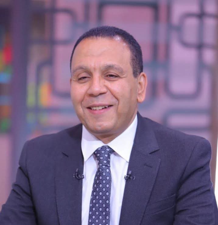 تامر شوقي يكشف لـ "خمسة سياسة" الفروق الجوهرية بين التقييمات وأعمال السنة بصفوف النقل والثاني بكالوريا