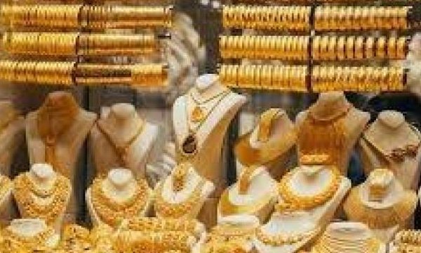 سوق الذهب اليوم الأحد.. استقرار نسبي وعيار 21 عند 6610 جنيهات في مصر