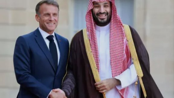 السعودية وفرنسا تتفقان على الحل الدبلوماسي مع إيران.. وتؤكدان ضرورة ضمان سلمية البرنامج النووي