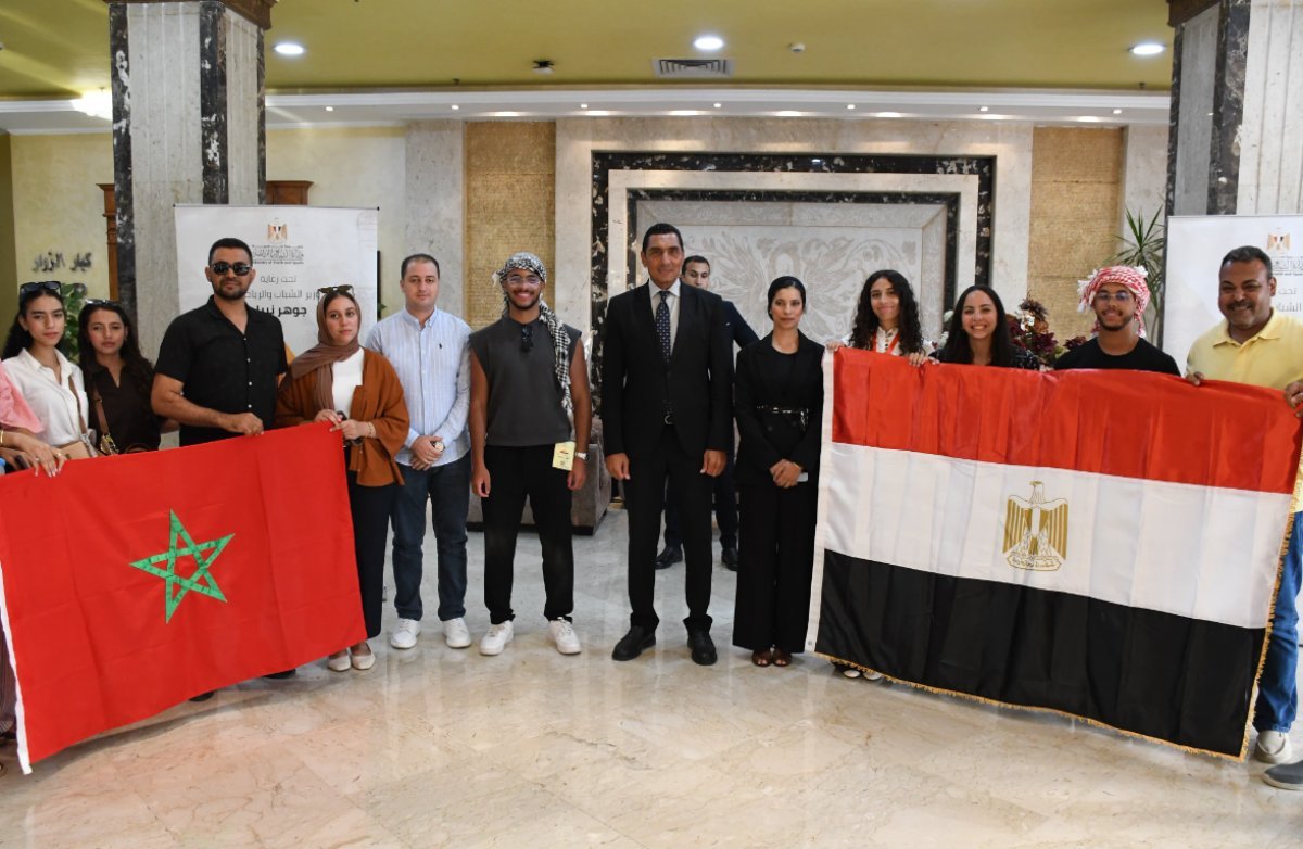 جوهر نبيل يلتقي الوفد الشبابي المغربي بالمركز الأولمبي بالمعادي على هامش فعاليات برنامج التبادل الثقافي بين البلدين