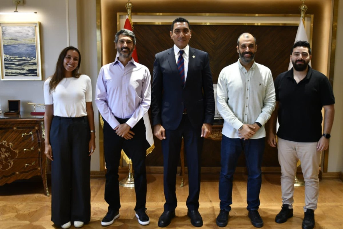 وزير الشباب والرياضة.. يبحث مع شركة "Blue Ribbon" المتخصصة سبل تطوير إدارة وتشغيل الأندية الرياضية