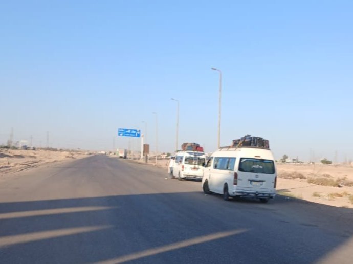 ضبط وسحب رخص "25" سيارة خلال حملة على مخالفات خطوط السير بقنا