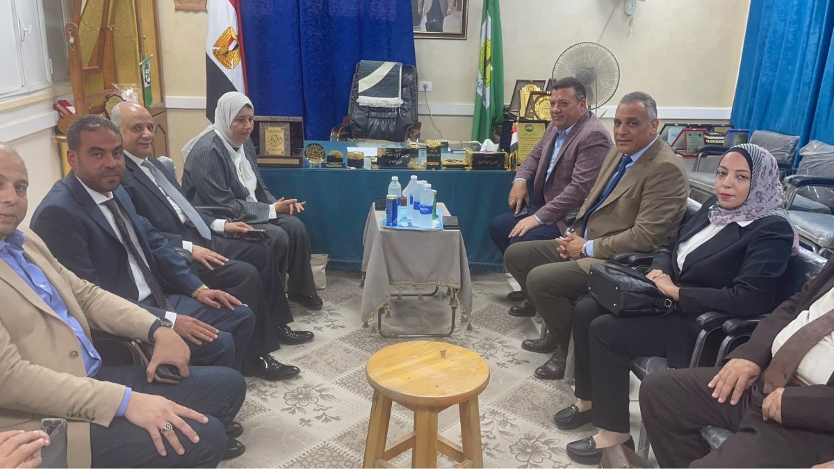 الجبهة الوطنية بشرق شبرا الخيمة تقدم شنطًا مدرسية للطلاب المستحقين