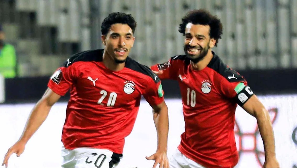 هل أصبح عمر مرموش الوريث الطبيعي لمحمد صلاح في منتخب مصر؟.. بين الموهبة والقيادة وثقل القميص
