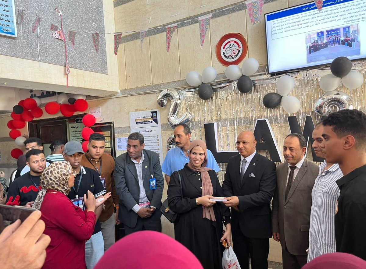 معسكر استقبال الطلاب الجدد والقدامى بحقوق قنا.. أجواء ترحيبية وتيسيرات للطلاب مع انطلاق العام الجامعي