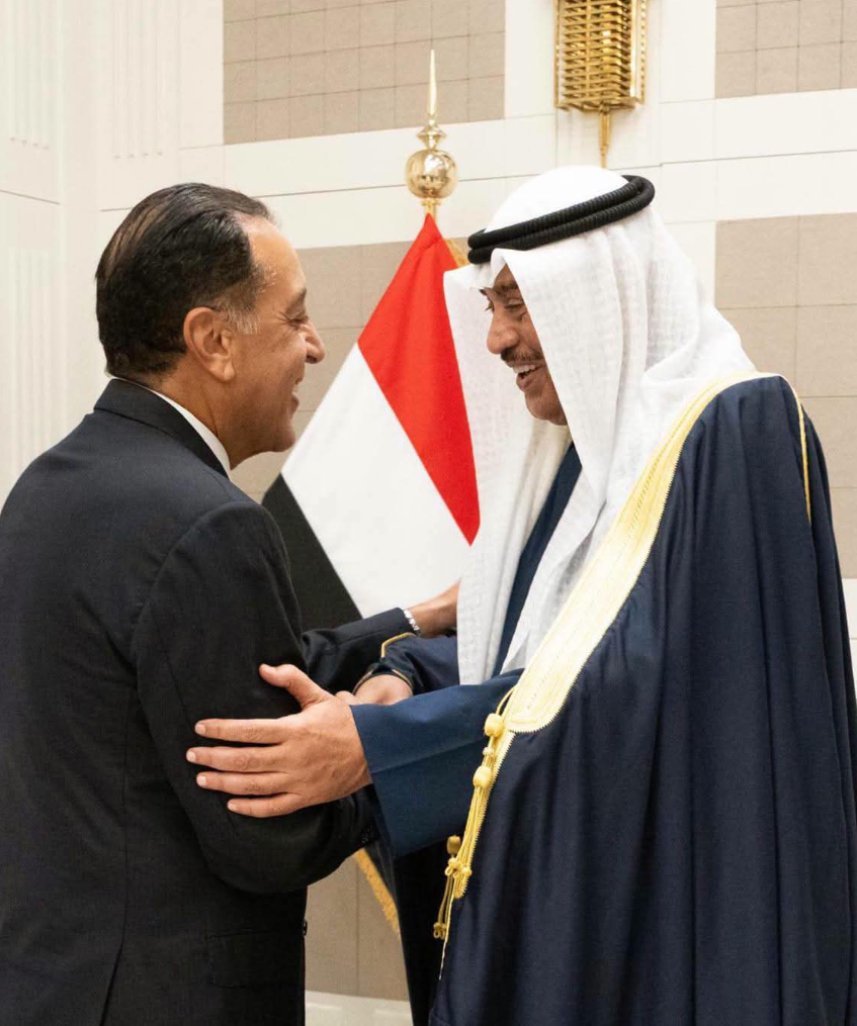 ولي عهد الكويت يستقبل رئيس الوزراء لبحث أوجه التعاون والتنسيق المشترك بين البلدين