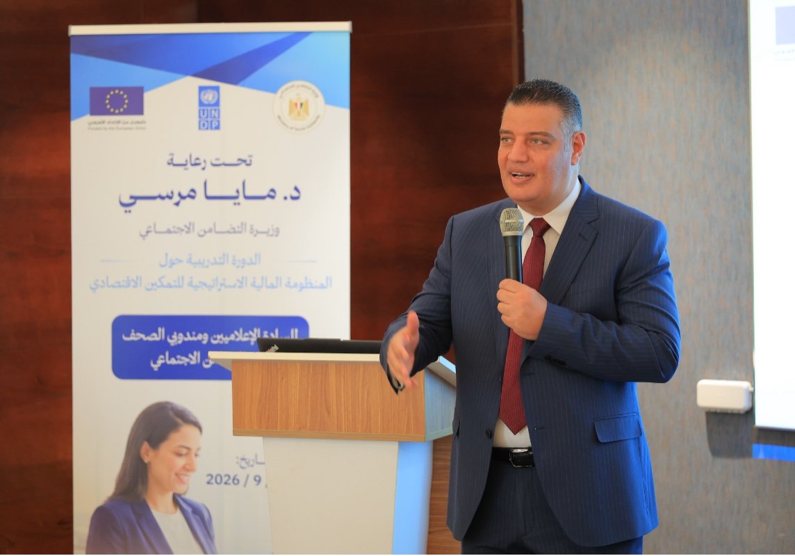 أيمن عبد الموجود لـ«خمسة سياسة» تفاصيل  مبادرة «فرحة مصر« و بشرى قادمة
