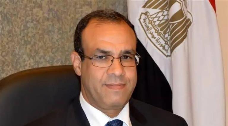 وزير الخارجية يبحث مع قيادات الوزارة تنفيذ التوجيهات الرئاسية لمواجهة الأزمات الإقليمية