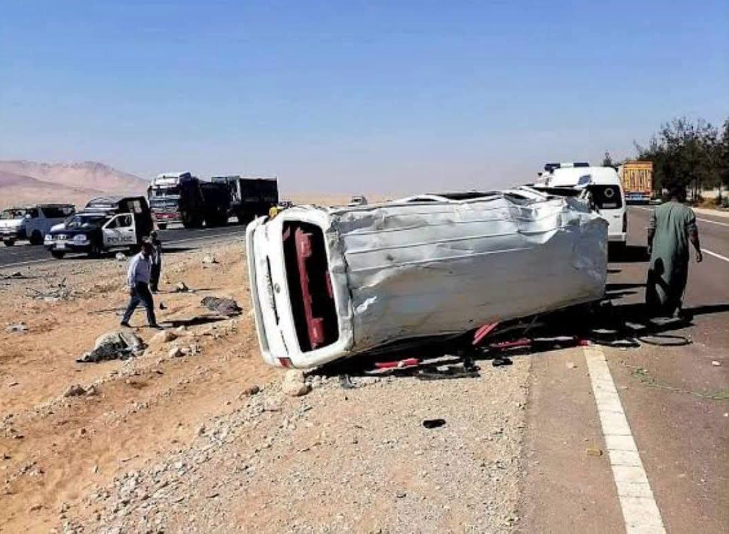 بالأسماء | إصابة 13 شخصًا بينهم السائق في انقلاب ميكروباص بطريق "بني سويف - الفيوم" الجديد