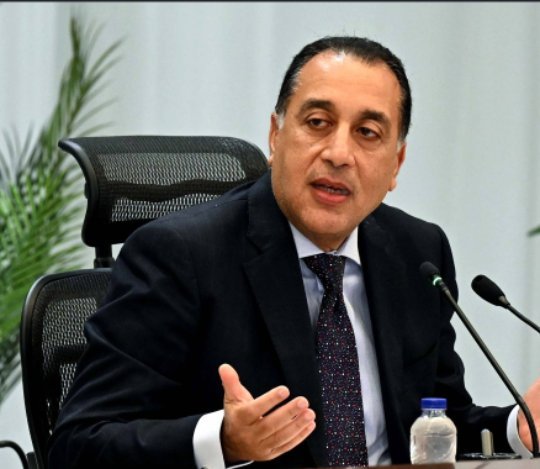 رئيس الحكومة يبحث ملامح البرنامج الوطني للتحول الاقتصادي قبل الإعلان عنه في منتدى مصر 2026