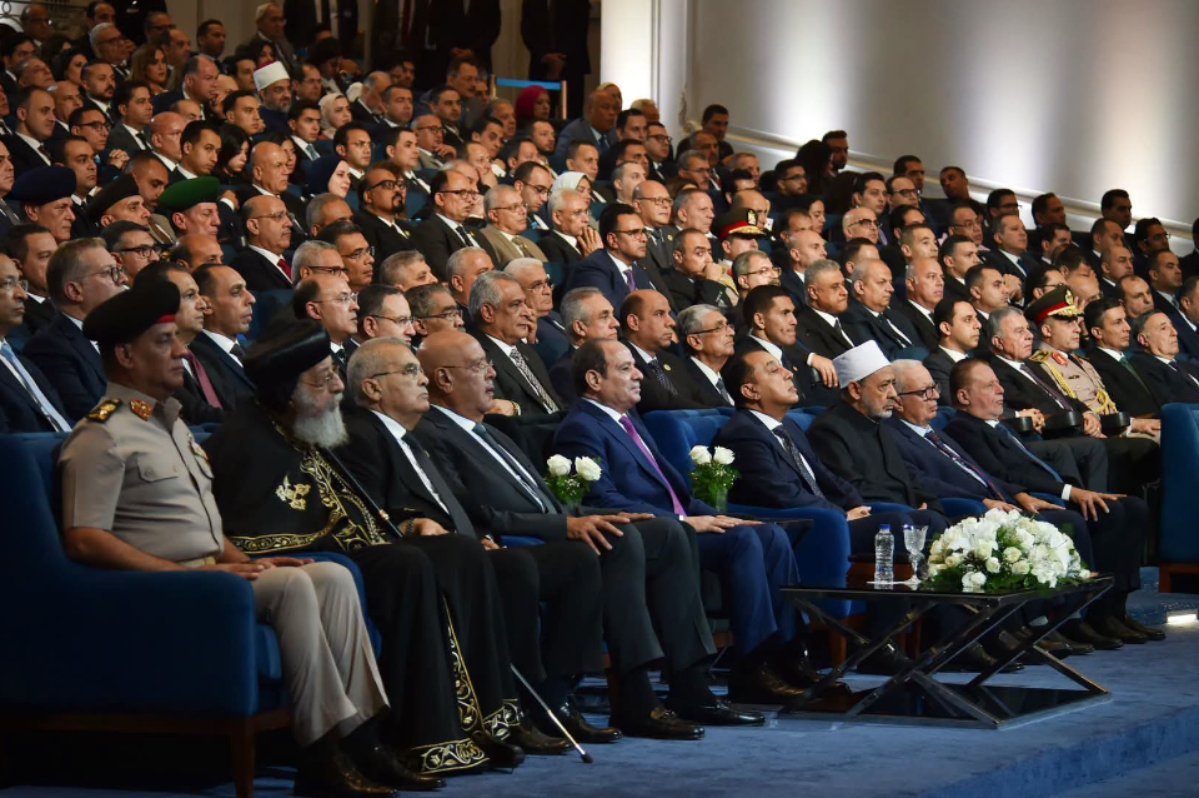 السيسي يفتح الباب أمام الاستفادة من النقد والمقترحات.. ويؤكد تحويل التوصيات المجدية إلى سياسات تنفيذية