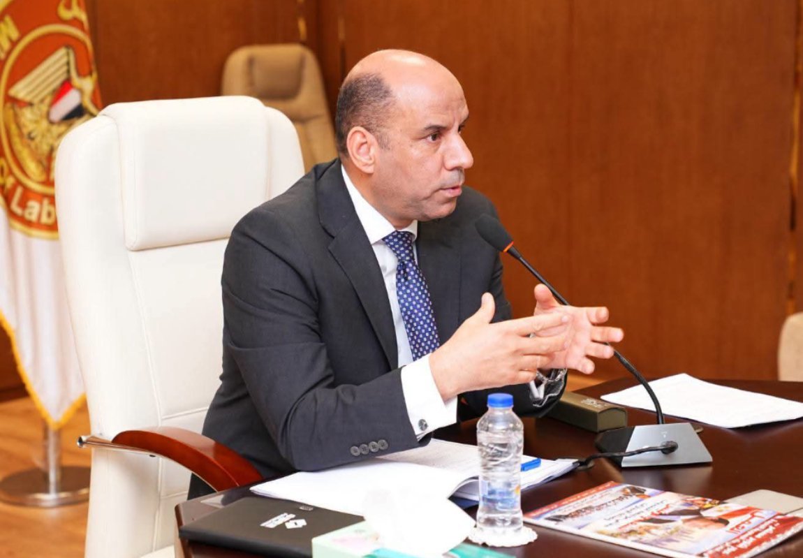 وزير العمل يعلن توفير 6349 فرصة عمل في 11 محافظة بالقطاع الخاص