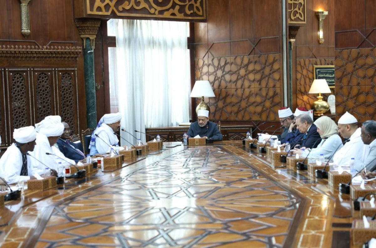 شيخ الأزهر يستقبل وفدًا من شيوخ الطرق الصوفية وقيادات الإدارة الأهلية بالسودان لبحث سبل تعزيز الدعم الأزهري للسودان