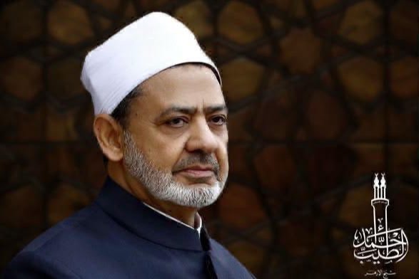 شيخ الأزهر يعزي إسبانيا في ضحايا حادث القطار ويواسي أسرهم