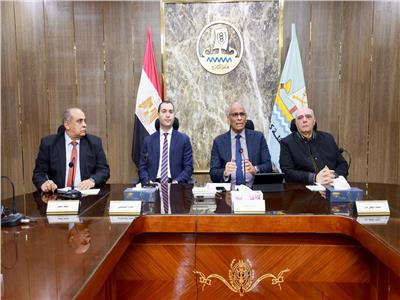 محافظ كفر الشيخ يعقد اجتماعًا موسعًا لتعزيز الهوية الصناعية والتنمية الشاملة
