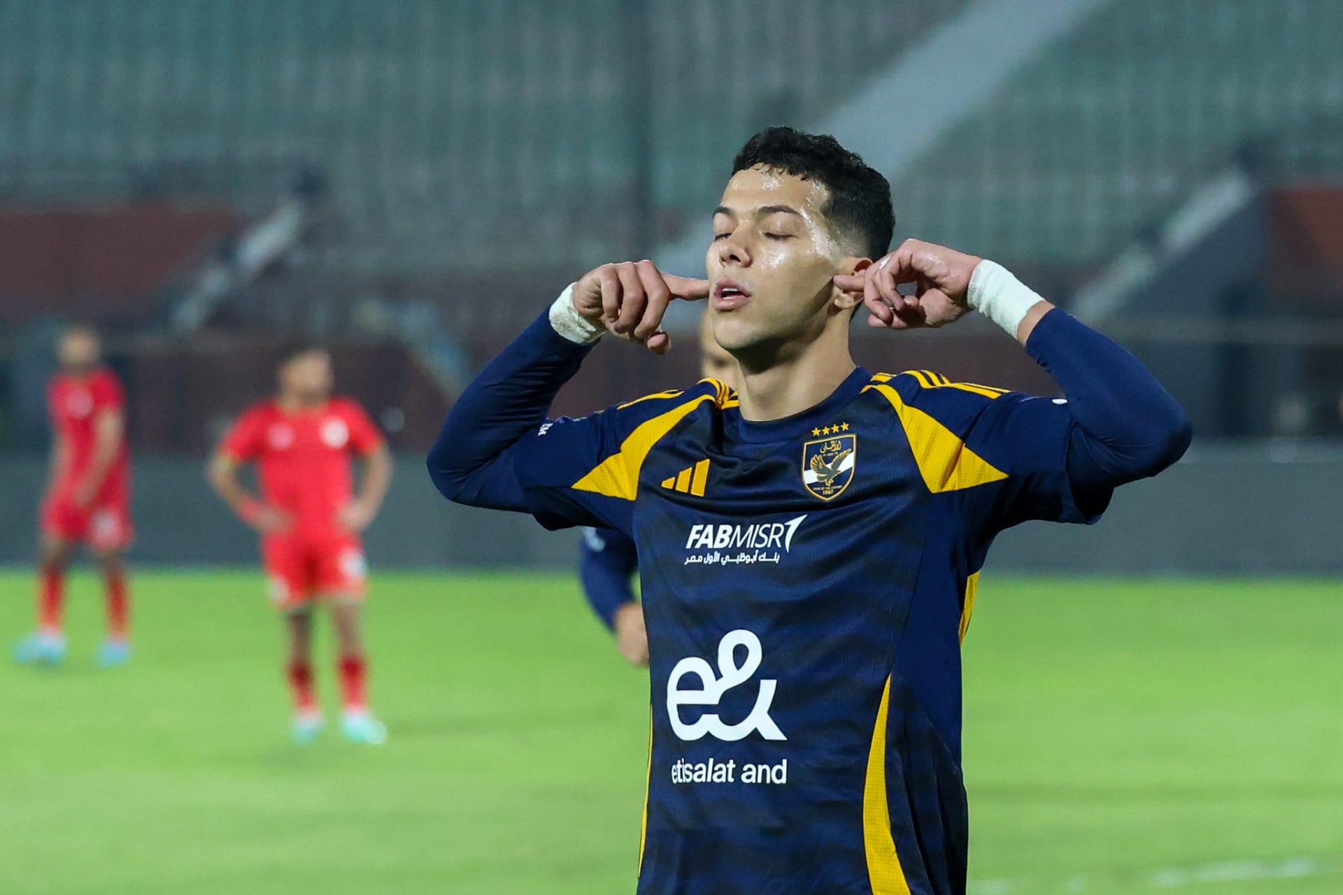 جهاز المنتخب يحسم الجدل عبر "خمسة سياسة": إمام عاشور جاهز لضربة البداية أمام زيمبابوي