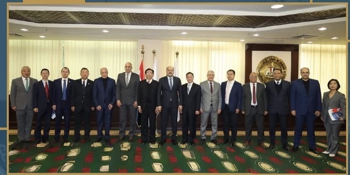 «إيكم» تبحث جذب الاستثمارات الصينية لتوسيع صناعة البتروكيماويات في مصر