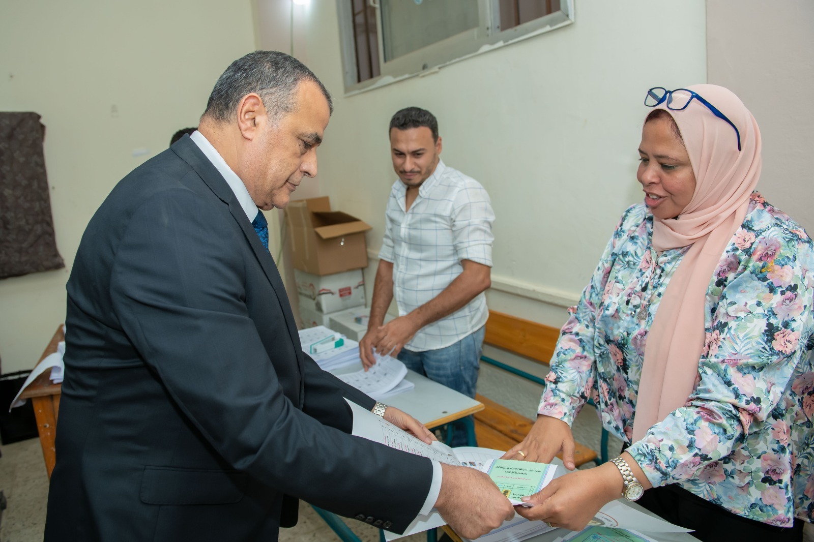وزير الانتاج الحربي يدلي بصوته فى انتخابات مجلس الشيوخ