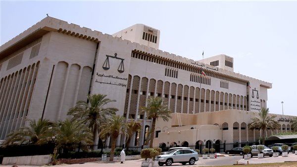 القضاء الكويتي يصدر حكمًا صارمًا ضد مصريين بتهم التزوير والاختلاس