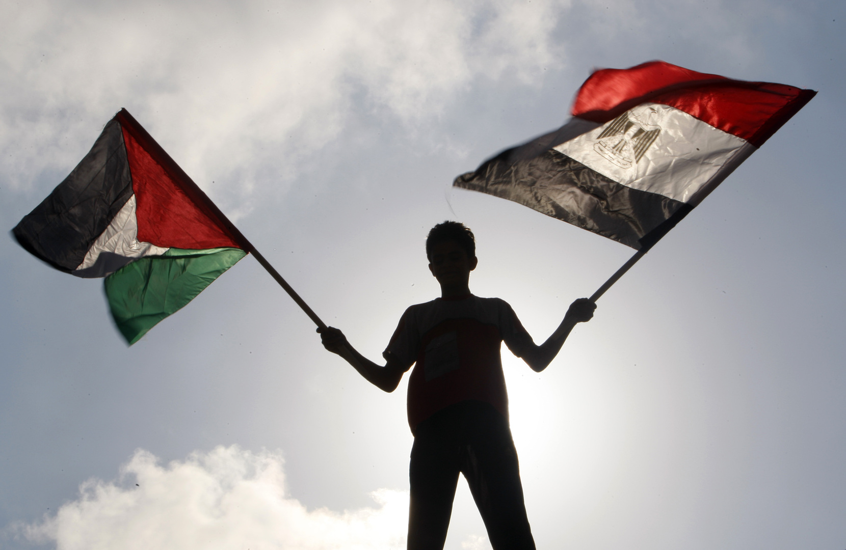 من القاهرة إلى غزة.. كرة القدم جسرًا للوحدة والسيادة