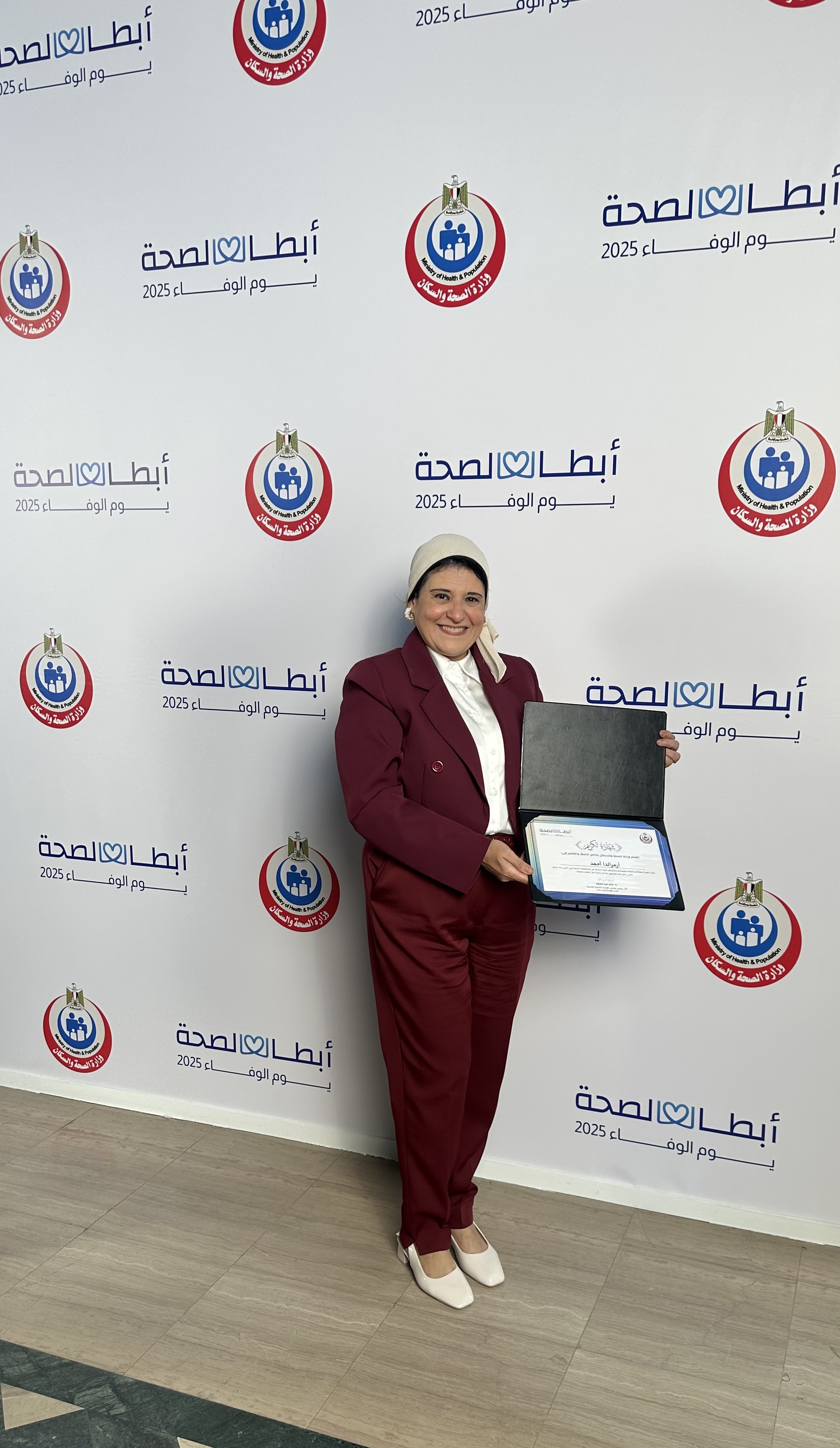 وزير الصحة يكرّم موقع «خمسة سياسة» خلال احتفالية يوم الوفاء الطبي 2025