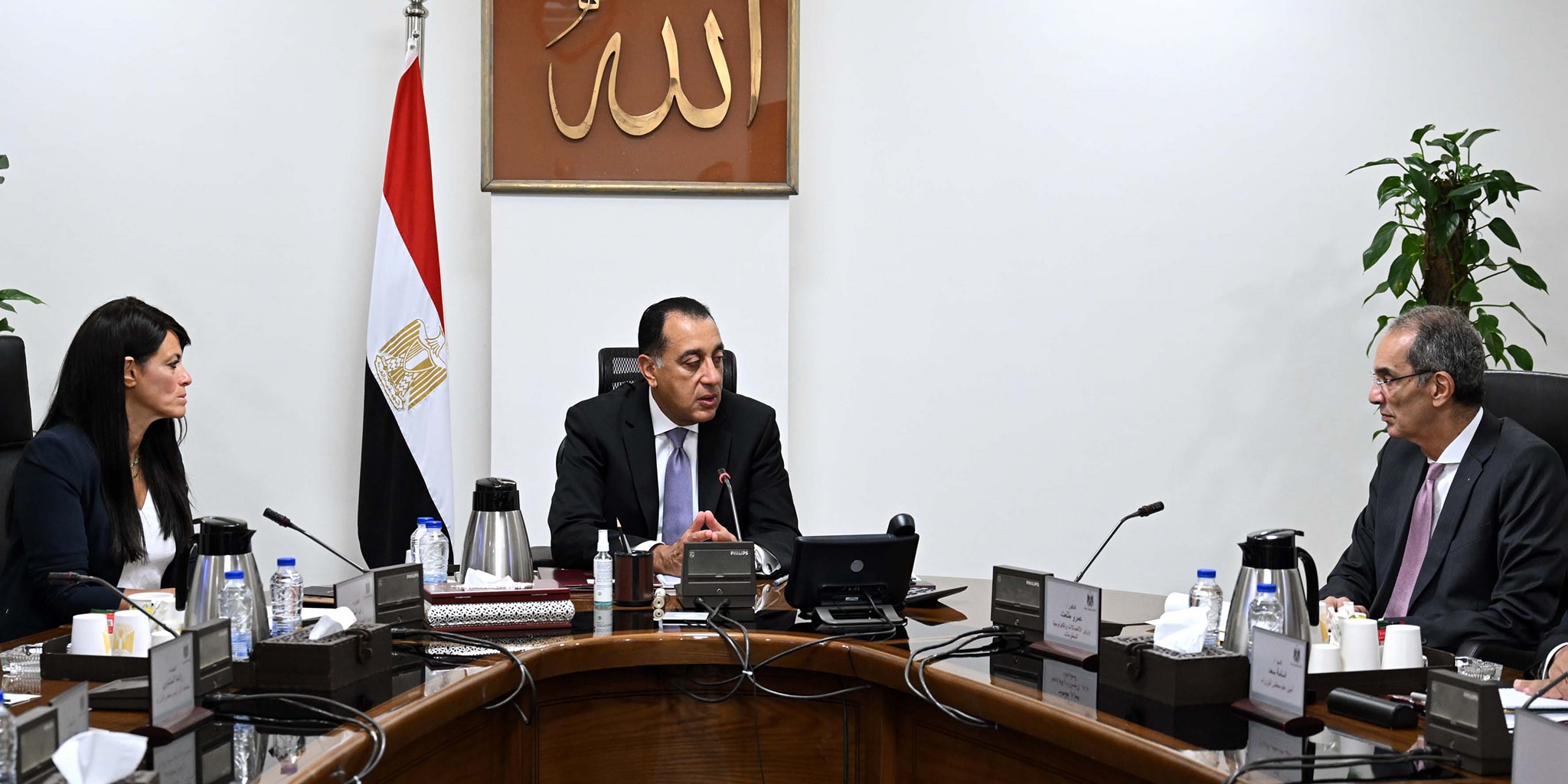 رئيس الوزراء يستعرض خطط الدولة لجذب الاستثمارات في مجال الاتصالات وتكنولوجيا المعلومات