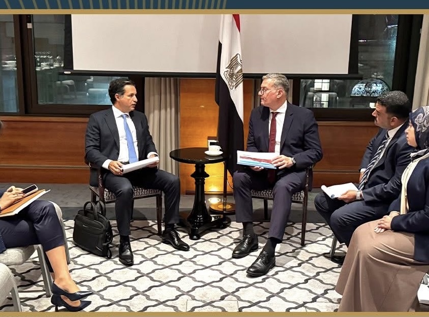وزير البترول يبحث عن استثمارات ذهبية في لندن ويجذب اهتمام كبرى شركات التعدين