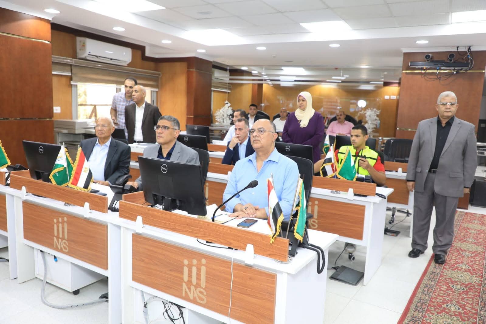 محافظ الجيزة يتابع التجهيزات النهائية لمعارض "أهلًا مدارس"