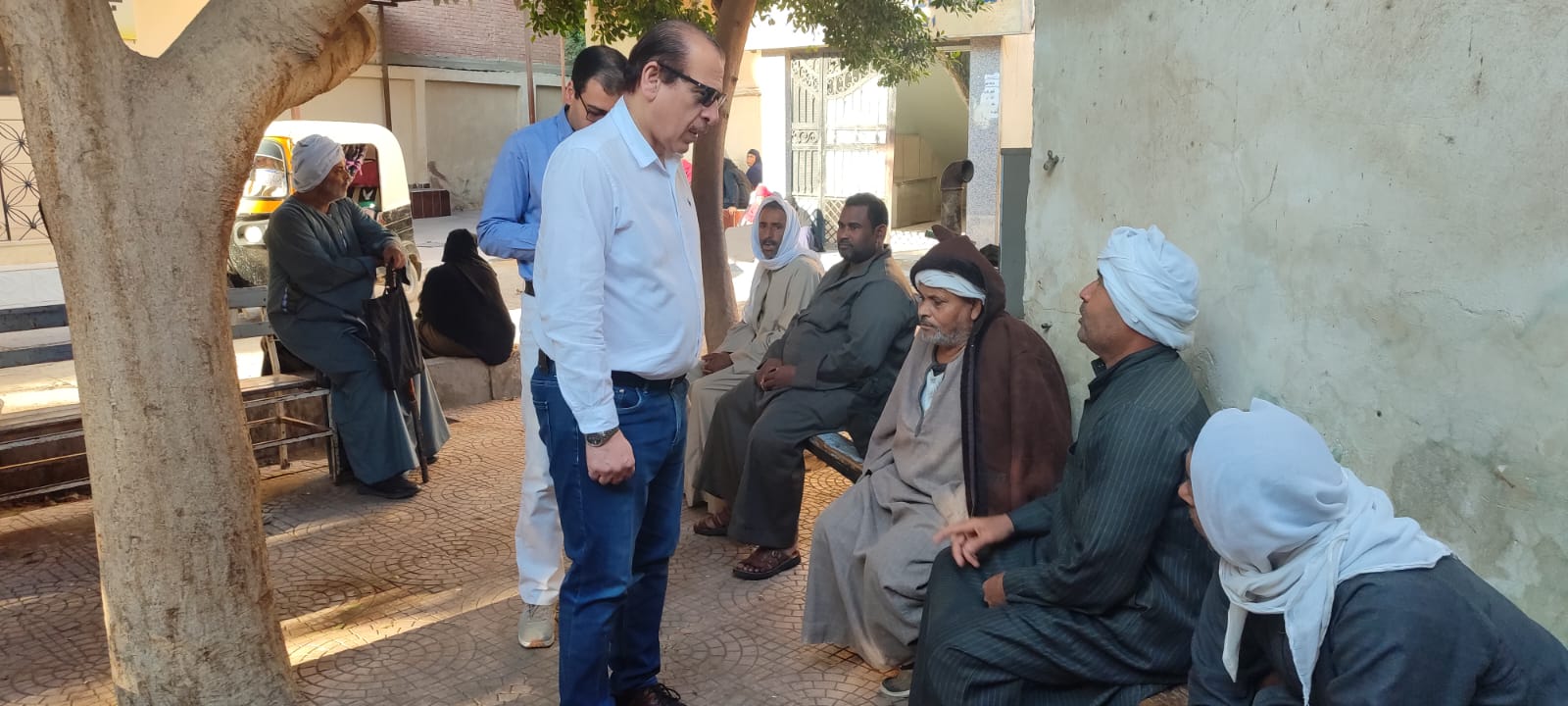 نائب وزير الصحة يتفقد منشآت صحية بالفيوم ويستمع لمقترحات المواطنين