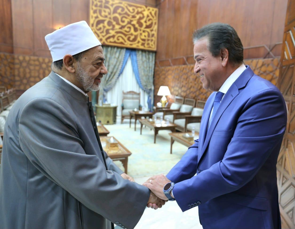 شيخ الأزهر ووزير الصحة يوقعان بروتوكول تعاون لتعزيز الوعي الصحي في مصر
